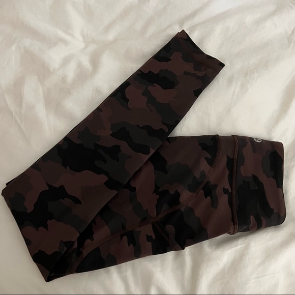 Lululemon Invigorate High-Rise Tight 25" Brown Camo SZ2 - Picture 5 of 7